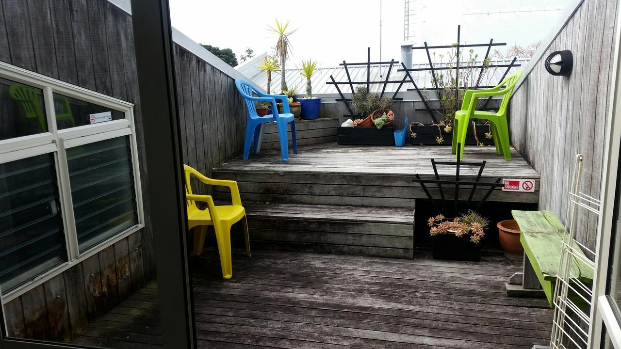 Loft 109 Backpackers Hostel Tauranga Exterior photo